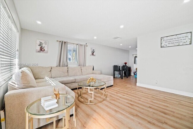 Building Photo - 5402 NW 25th Terrace