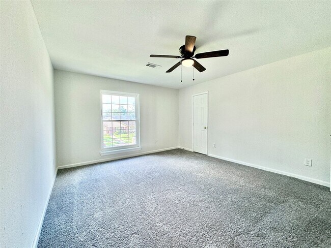 Building Photo - 7914 Oakington Dr
