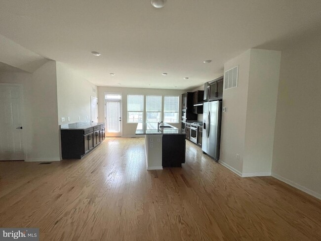 Building Photo - 103 Vaughn Dr Ext