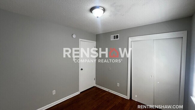 Building Photo - 2547 Courtney Dr