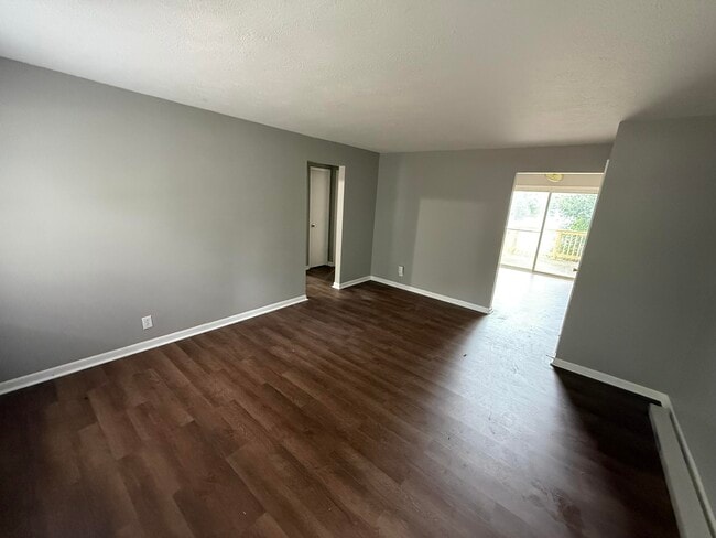 Building Photo - 134 Halls Ln