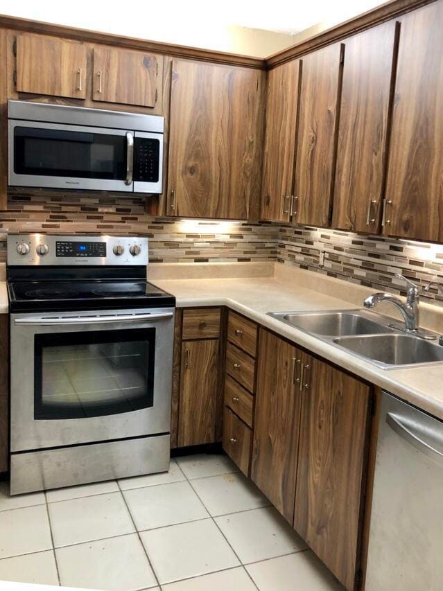 Building Photo - 2507 25th Ln