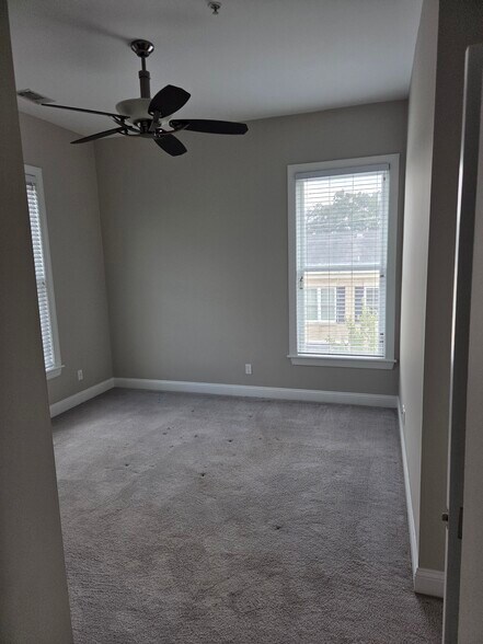 Bedroom - 302 Lorch St