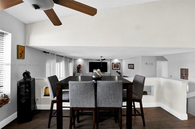 Building Photo - 18071 Clear Brook Cir