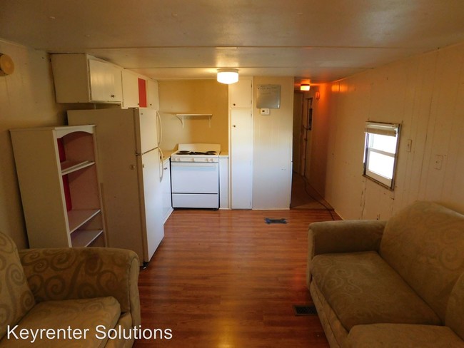 Building Photo - 2 br, 1 bath House - 3651 Old Greenville Road