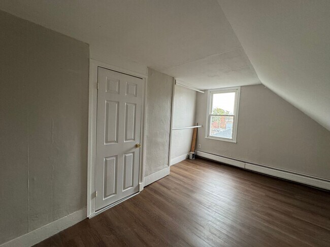 Building Photo - 45 Friend St