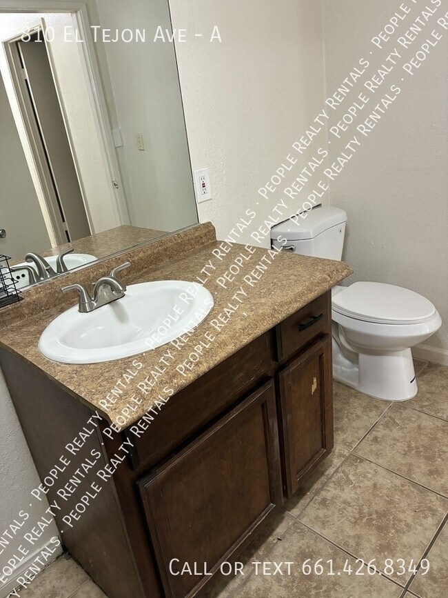 Building Photo - 810 El Tejon Ave