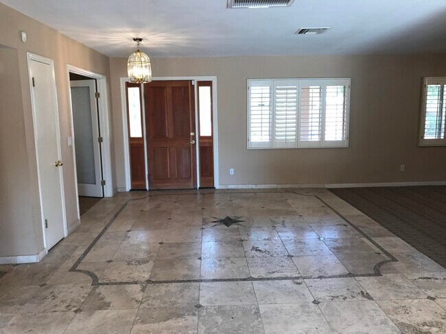 Building Photo - 12018 N Hayden Rd