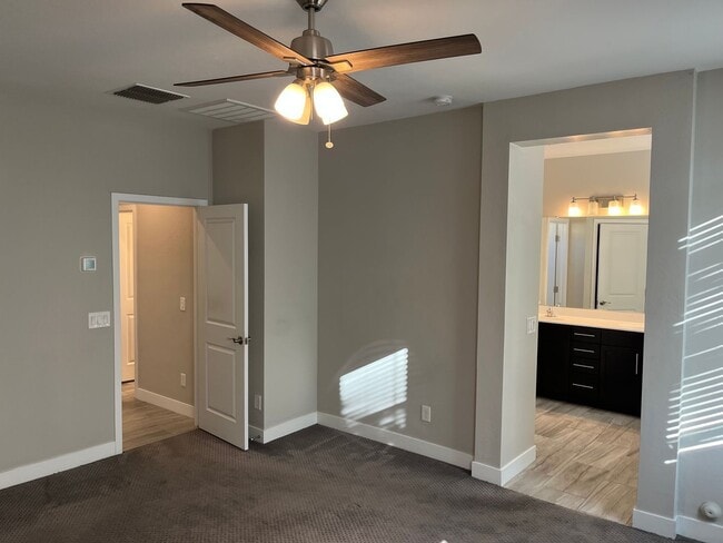 Building Photo - 3865 S 183rd Dr