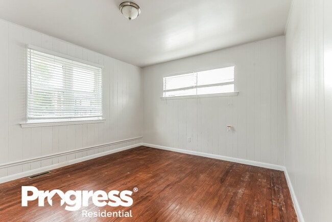 Building Photo - 1510 Shore Rd