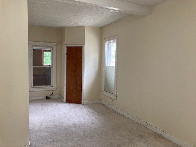 Building Photo - 611 N Adams St