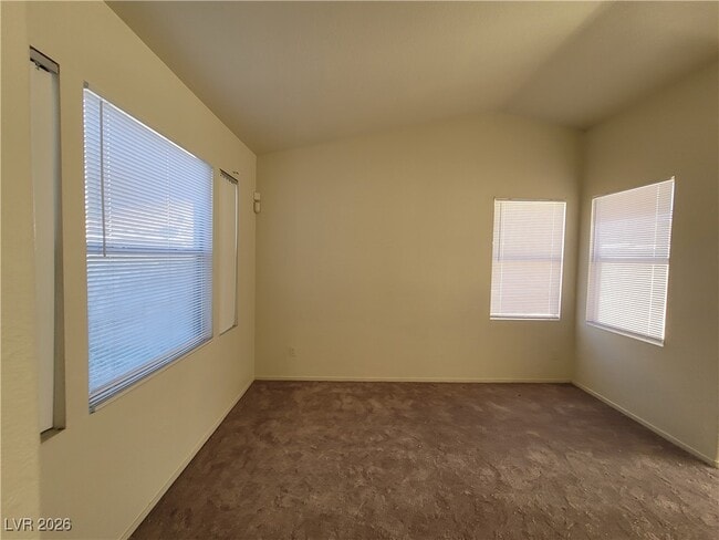 Building Photo - 25 Newburg Ave