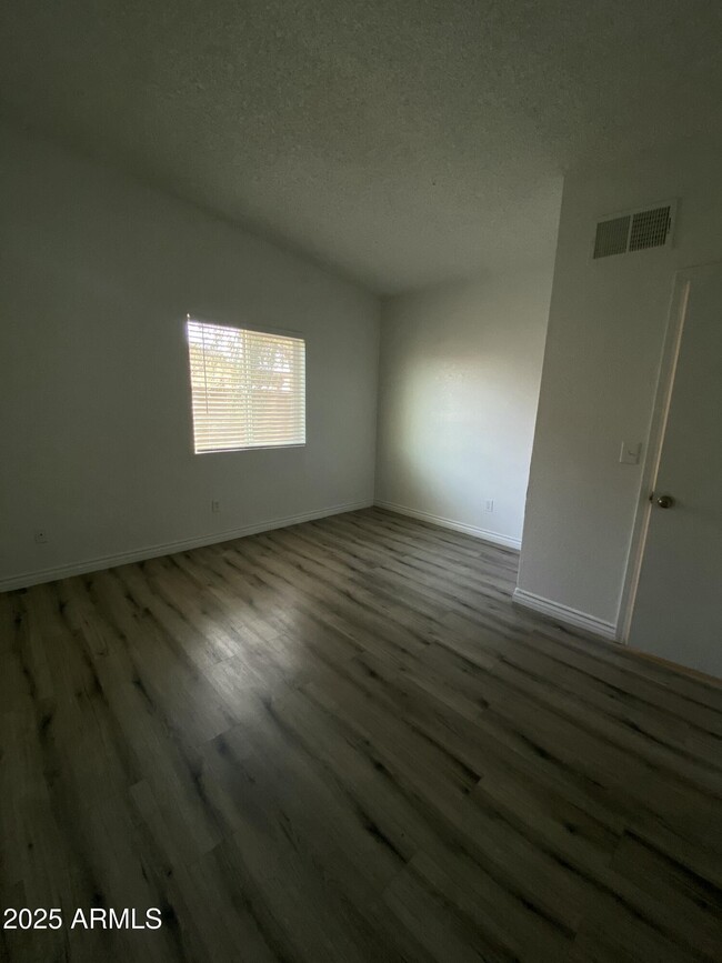 Building Photo - 2580 S Yavapai Rd