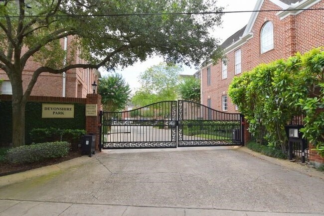 Building Photo - 6841 Staffordshire Blvd