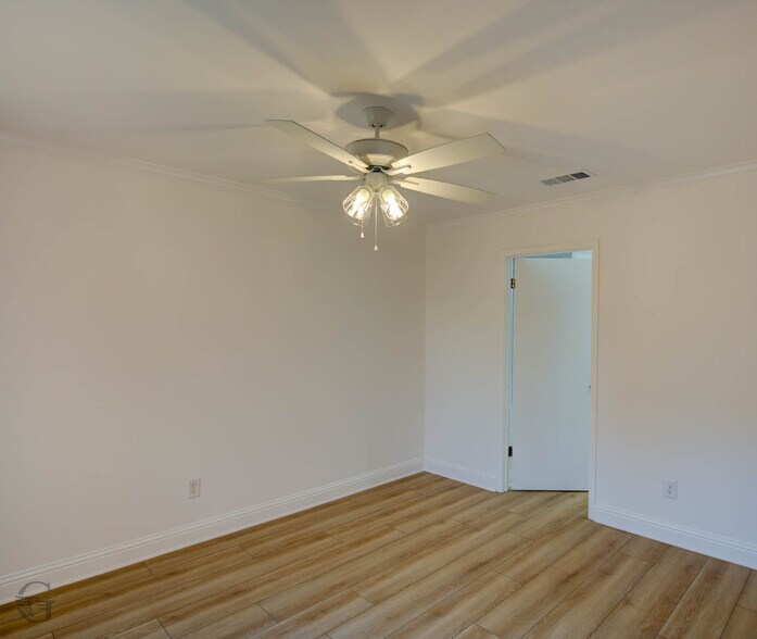 Building Photo - 3636 Greenacres Place Dr