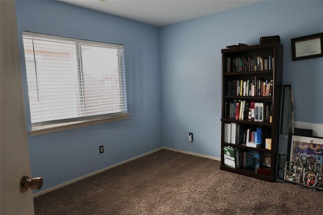 Building Photo - 6339 Settlers Square Ln