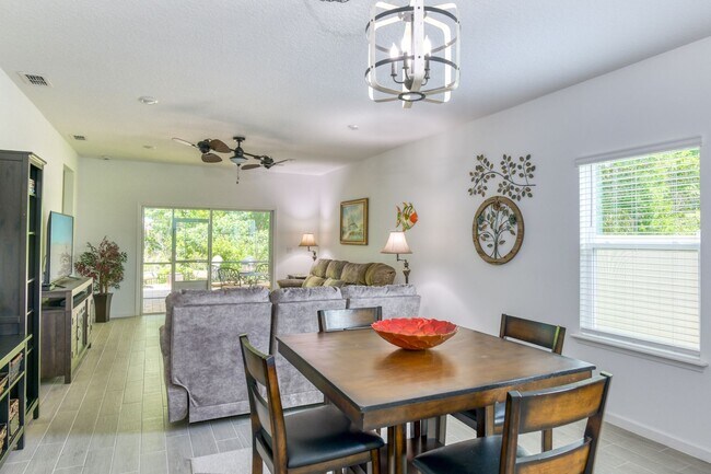 Building Photo - Beautiful 2 Bedroom, 2 Bathroom Home in St. Augustine Lakes