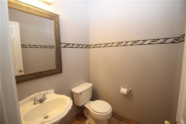 Building Photo - 3845 Gillespie Dr