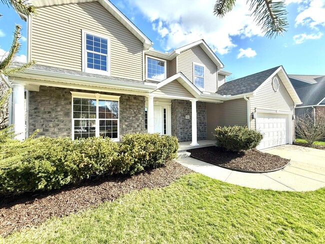 Building Photo - 9465 Santa Clara Cir