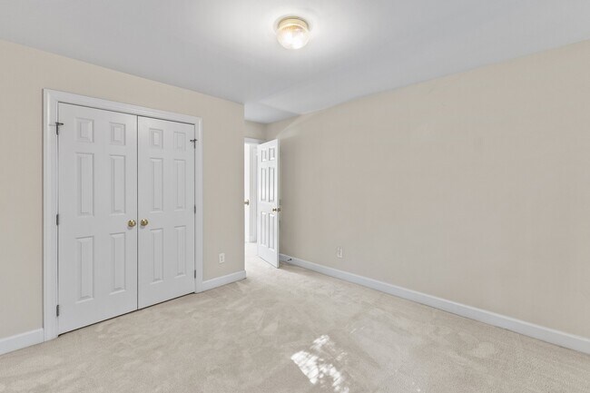 Building Photo - 103 La Quinta Ct