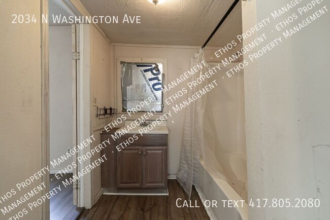Building Photo - 2034 N Washington Ave