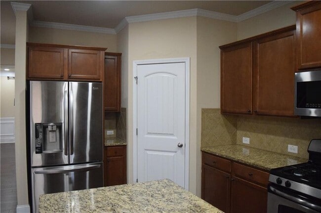 Building Photo - 480 Meadow Hill Dr