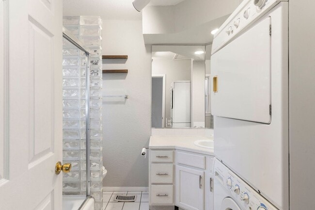 Building Photo - 2255 S Gilpin St