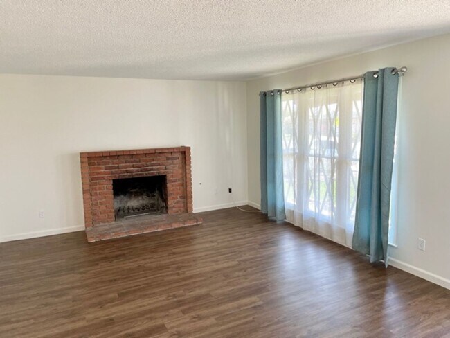 Building Photo - Renovated 3 Bedroom, 2 Bathroom Orcutt Area Home with Large Fenced Yard