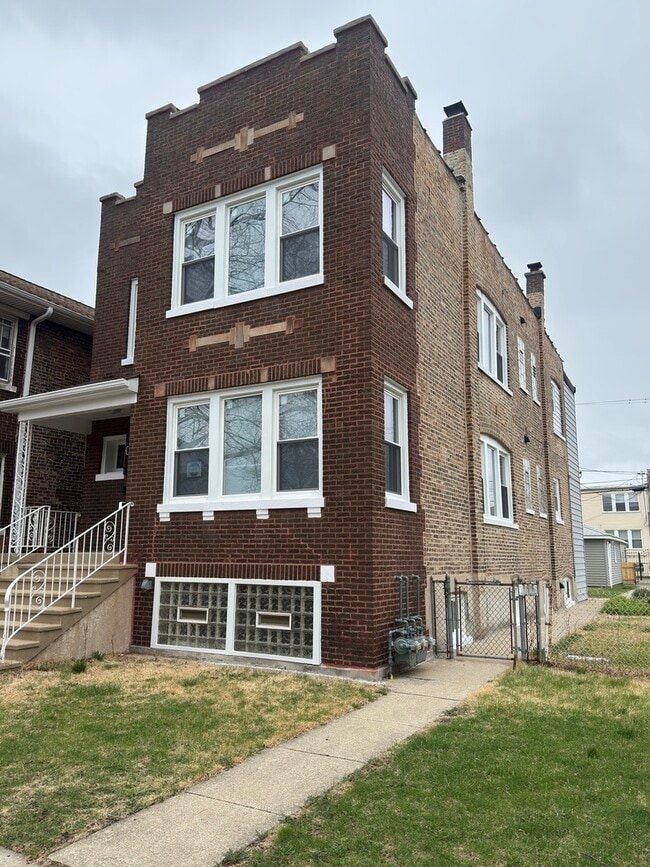 Building Photo - 1807 S 49th Ct