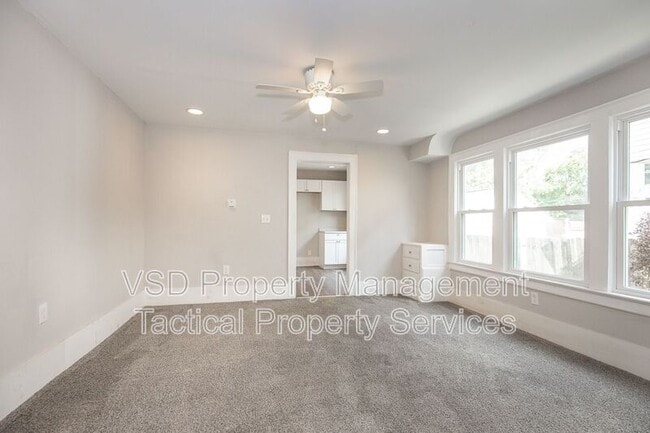 Building Photo - 3692 E 147th St