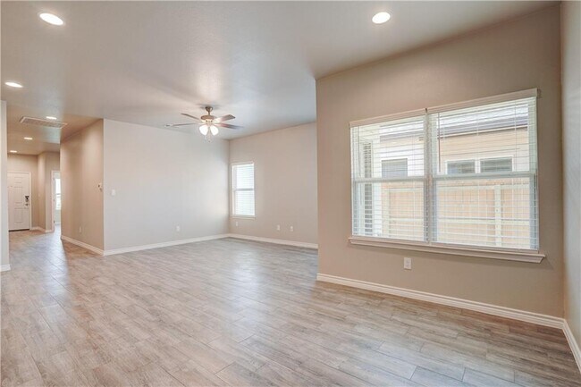 Building Photo - 381 County Rd 306
