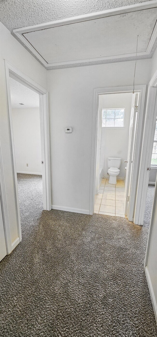 Building Photo - 7120 Wetherburn Cove