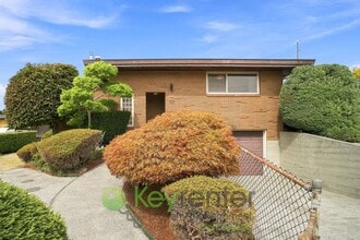 Building Photo - 924 S 226th Pl