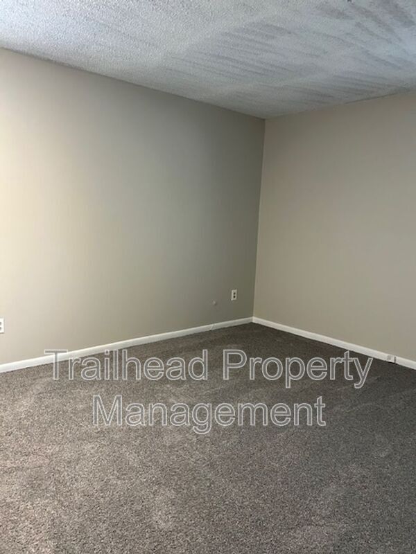 Building Photo - 1035 NW 70th Ct