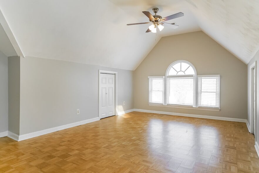 Building Photo - 4708 Easthampton Dr