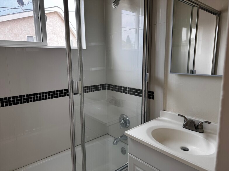 Bathroom - 3574 Wesley St
