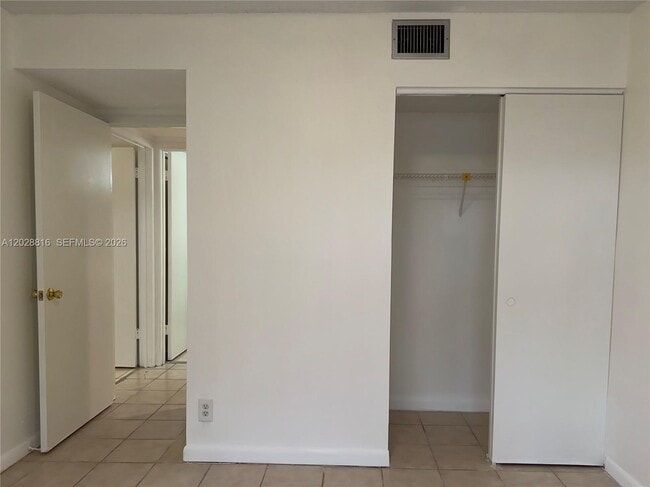 Building Photo - 10441 Mahogany Key Cir