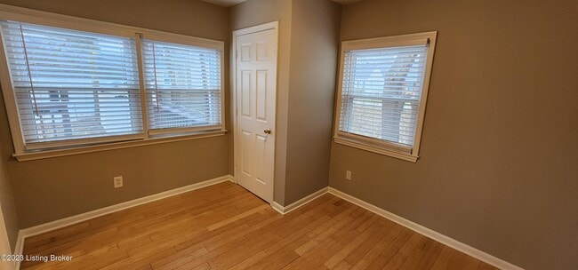 Building Photo - 208 Colonial Dr