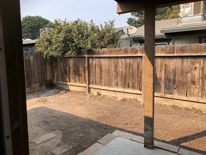 Back Yard - 2514 W Hemlock Ct