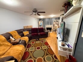 Building Photo - 2 Stevens Pl