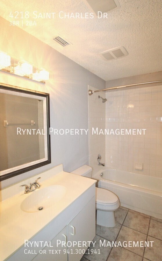 Building Photo - 4218 St Charles Dr