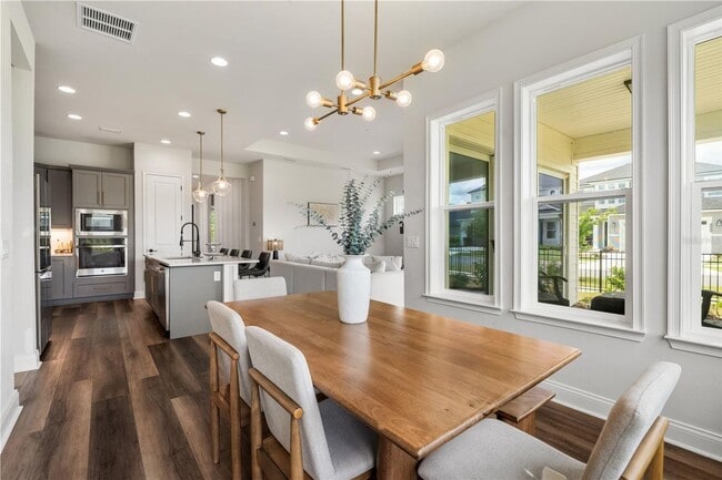 Building Photo - Gorgeous 3/2 in Oakmont!!!