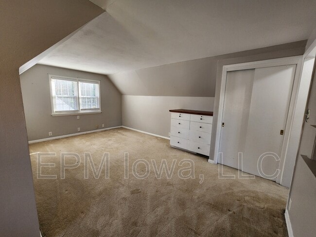 Building Photo - 137 Pauline Pl