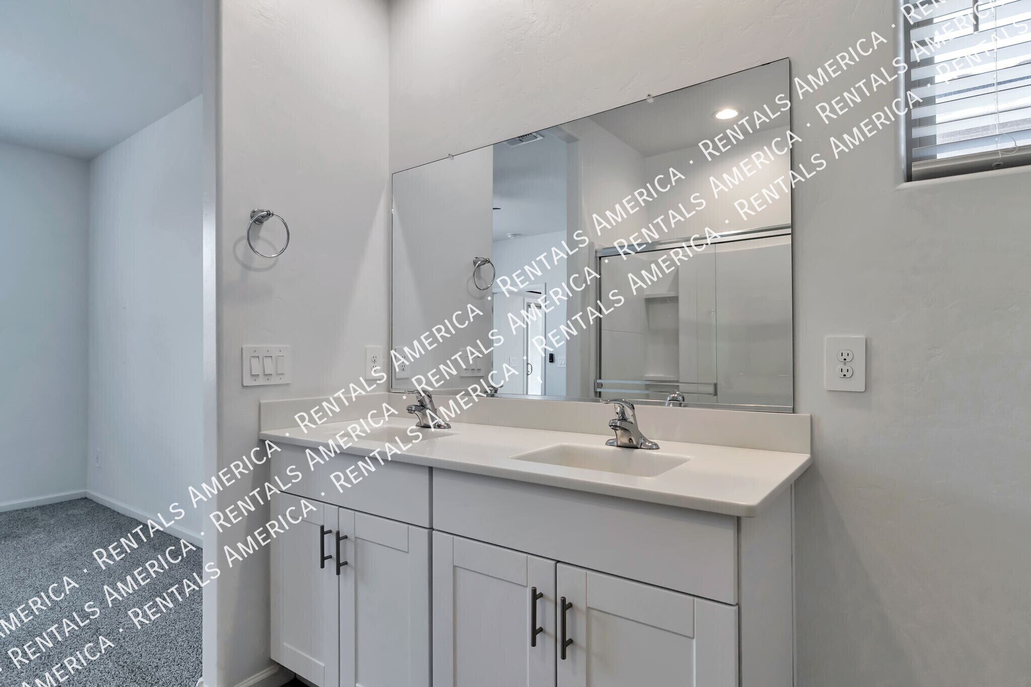 Building Photo - 10429 W Granderson St