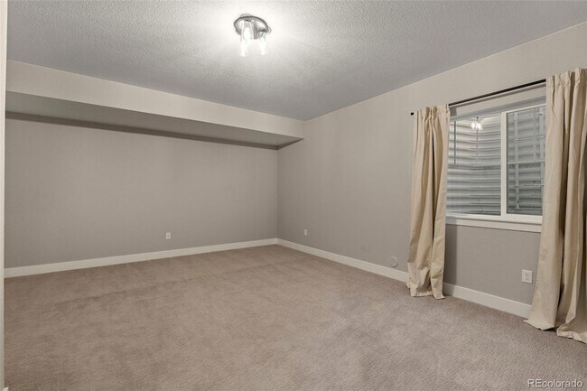 Building Photo - 16349 Bassett Ml Wy