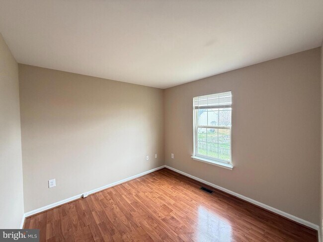 Building Photo - 2165 Cottonwood Ln