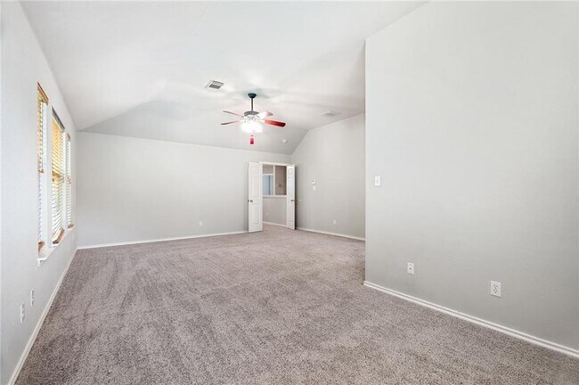 Building Photo - 4229 Kingsburg Dr
