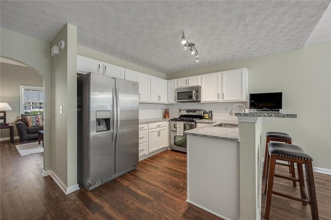 Building Photo - 2041 Greenhill Pass