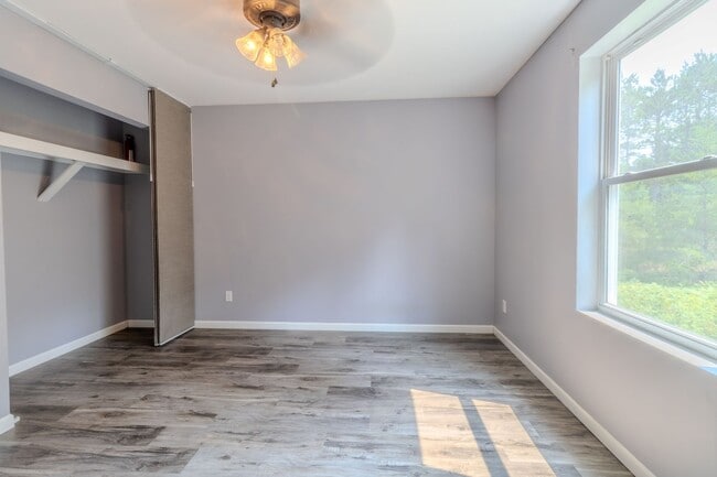 Building Photo - 11821 Lillian Lee Dr