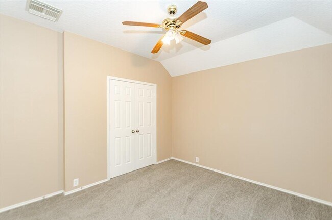 Building Photo - 6610 Treeline Dr